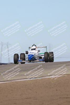 media/Oct-26-2025-CalClub SCCA (Sun) [[8ce1e69566]]/Group 3/Grapevine/